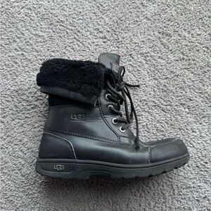 UGG Kids Boots in Black with Fur Trim
